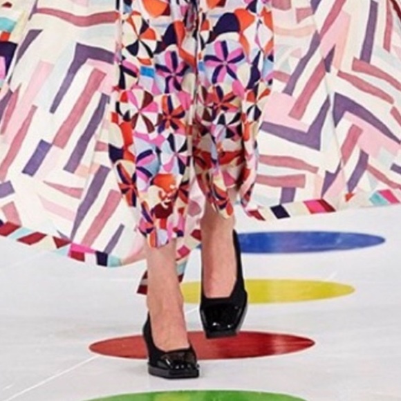 💜RARE💜Chanel Paris Seoul Cap Toe Pumps - Picture 2 of 8